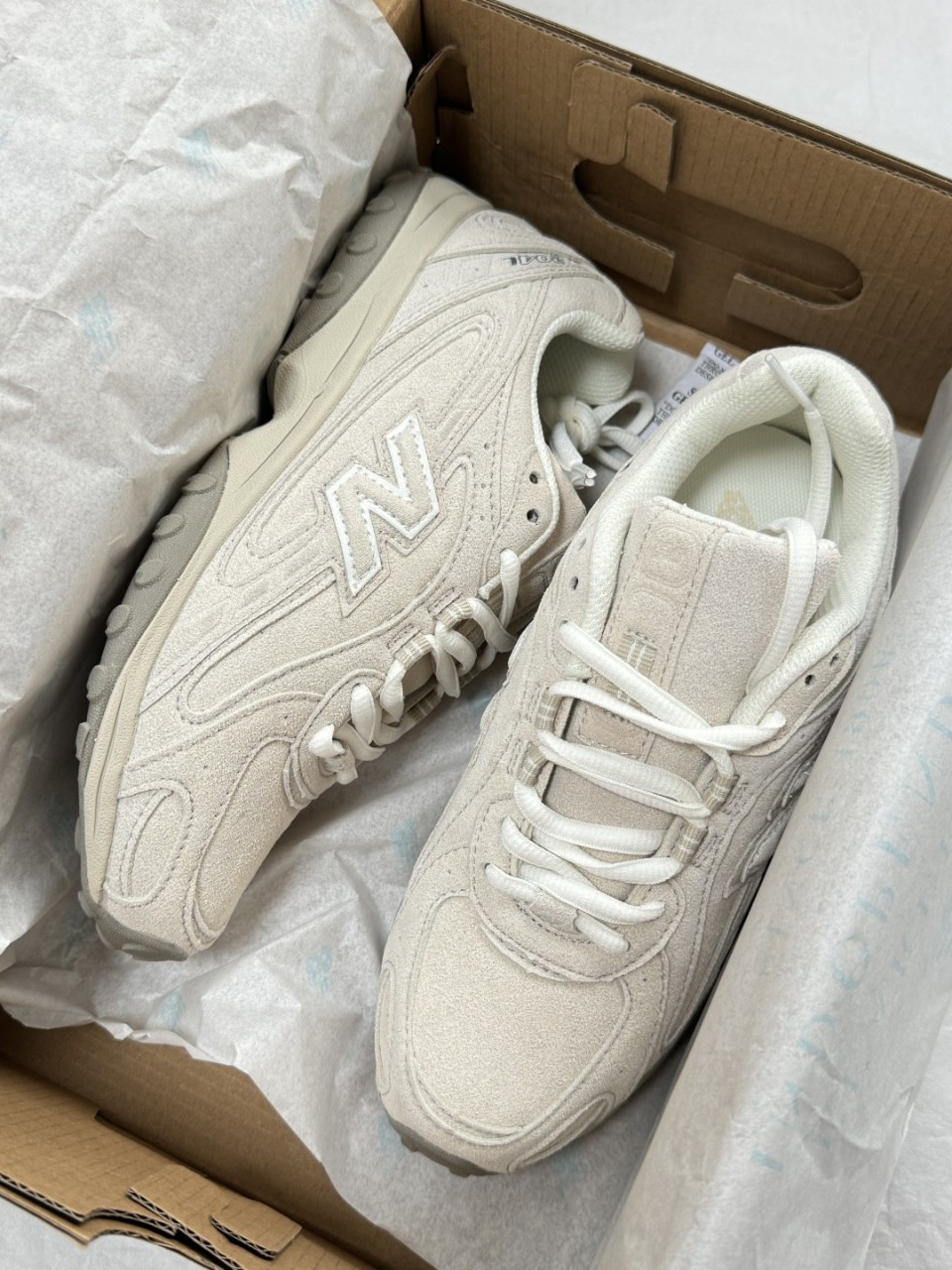 뉴발란스 New Balance 204L 실버 메탈릭 스니커즈 운동화 8컬러 36，36.5，37，38，38.5，39，40，40.5，41，42，42.5，43，44，44.5 , 45