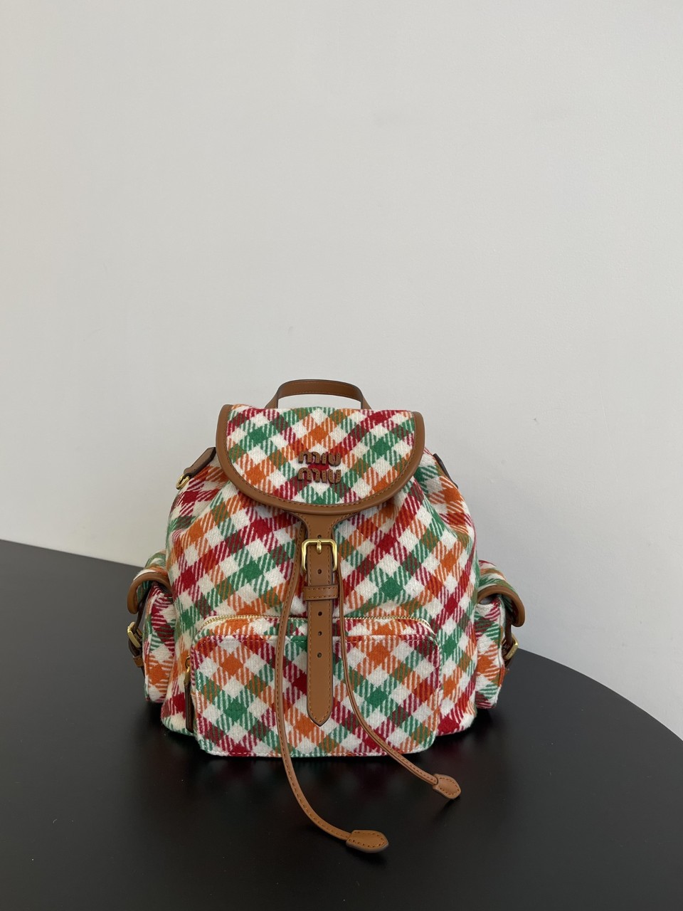 미우 미우 플래드 레더 백팩 레드 그린 Miu Miu Plaid and Leather Backpack Red Green 5BZ043-2IFK-F0Q6N 스몰 22*18*11.5cm / 라지 29.5*25*12.5cm