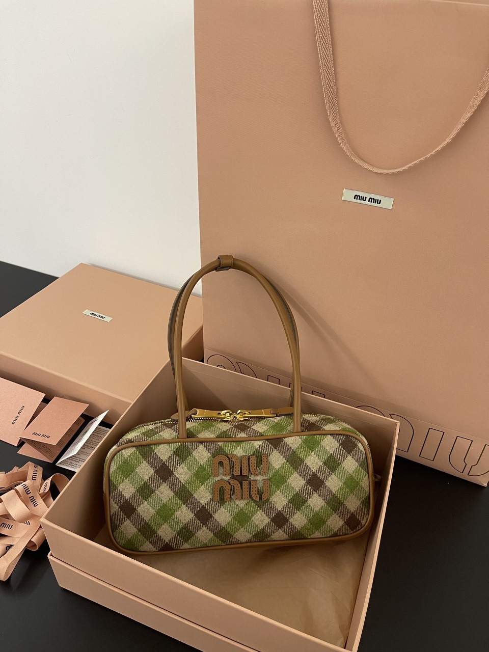 미우미우 Miu Miu 보우 Beau 플래드백 토트백 숄더백 27*8*12cm