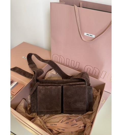 미우미우 MIU MIU 유틸리테 스웨이드 숄더백 코코아 브라운색