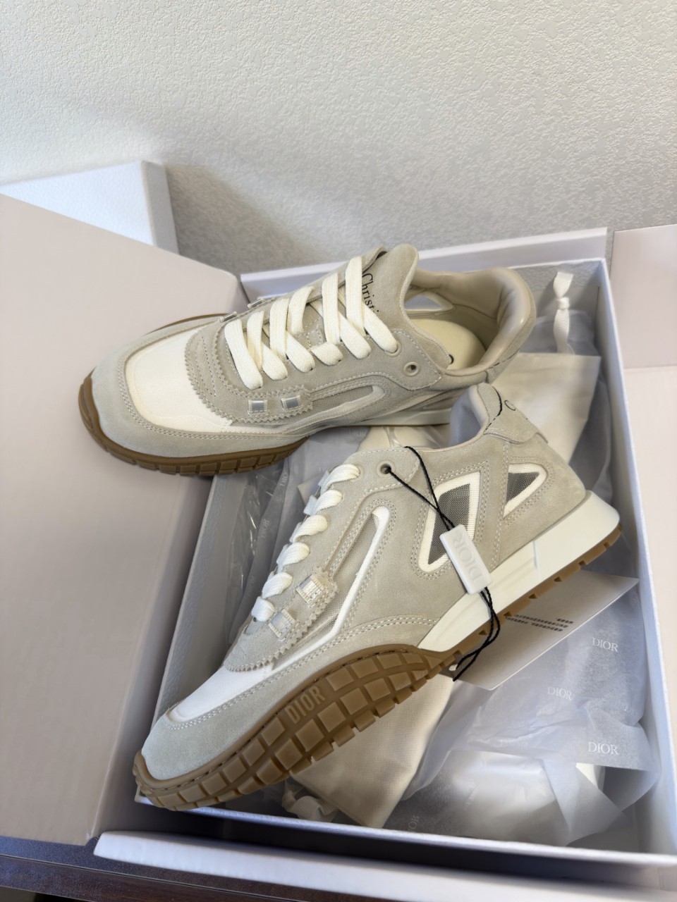 디올 테크 스니커즈 스웨이드 카프스킨 앤 트랜스패런트 메쉬 화이트 Dior Tech Sneakers Suede Calfskin And Transparent Mesh White KCK506SUE-S03W 35~40