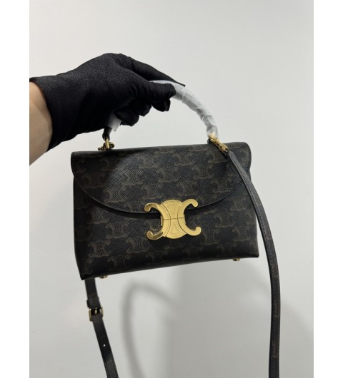 셀린느 틴 나노 트리옹프 여성 토트백 118112FRH 04LU 20*13*8cm #vvip공장