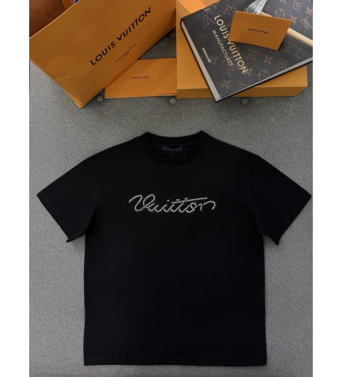 루이비통 남성 엠벨리시드 시그 니처 쇼트 슬리브드 티셔츠 1AJCFJ S M L XL