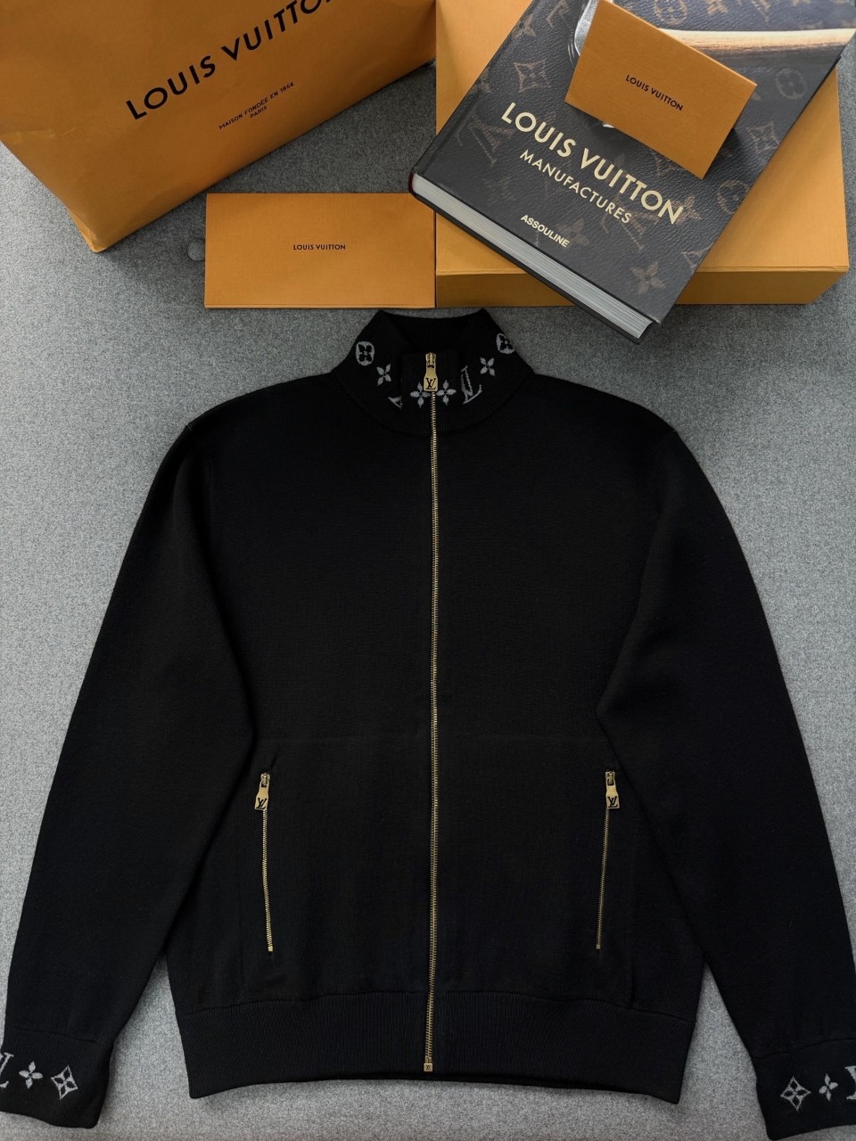 루이비통 더블 페이스 니트 트래블 블루종 - 블랙 1AJB30 S M L XL