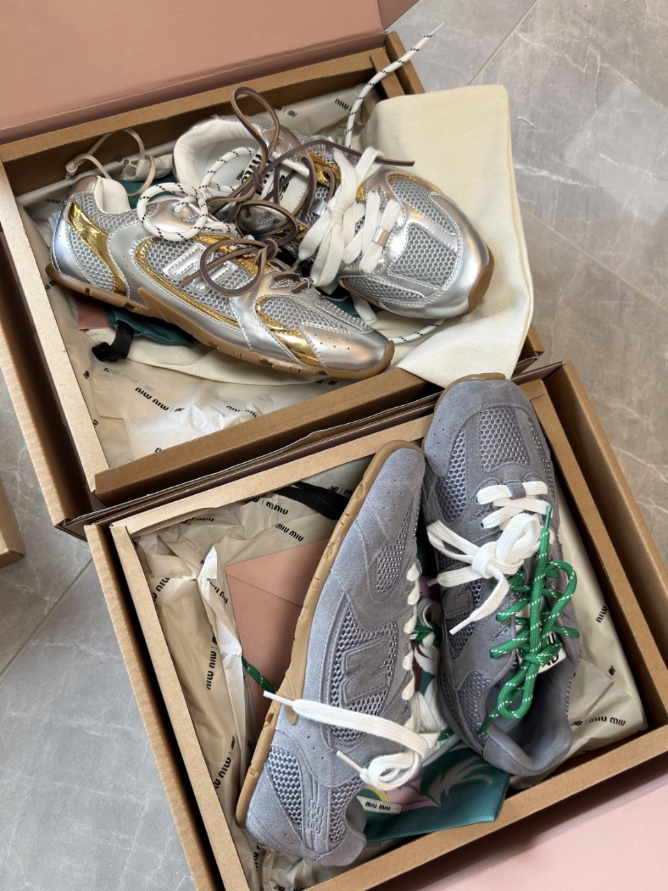 뉴발란스 x 미우 미우 530 SL 메탈릭 레더 메쉬 스니커즈 실버 플래티넘 5E165E-3ZL5-F0X1W 35~41