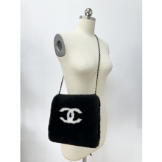 샤넬 25N 코코네쥬 시어링 램스킨 핸드워머 체인머프 AAB314 B21693 U3844 #타지아