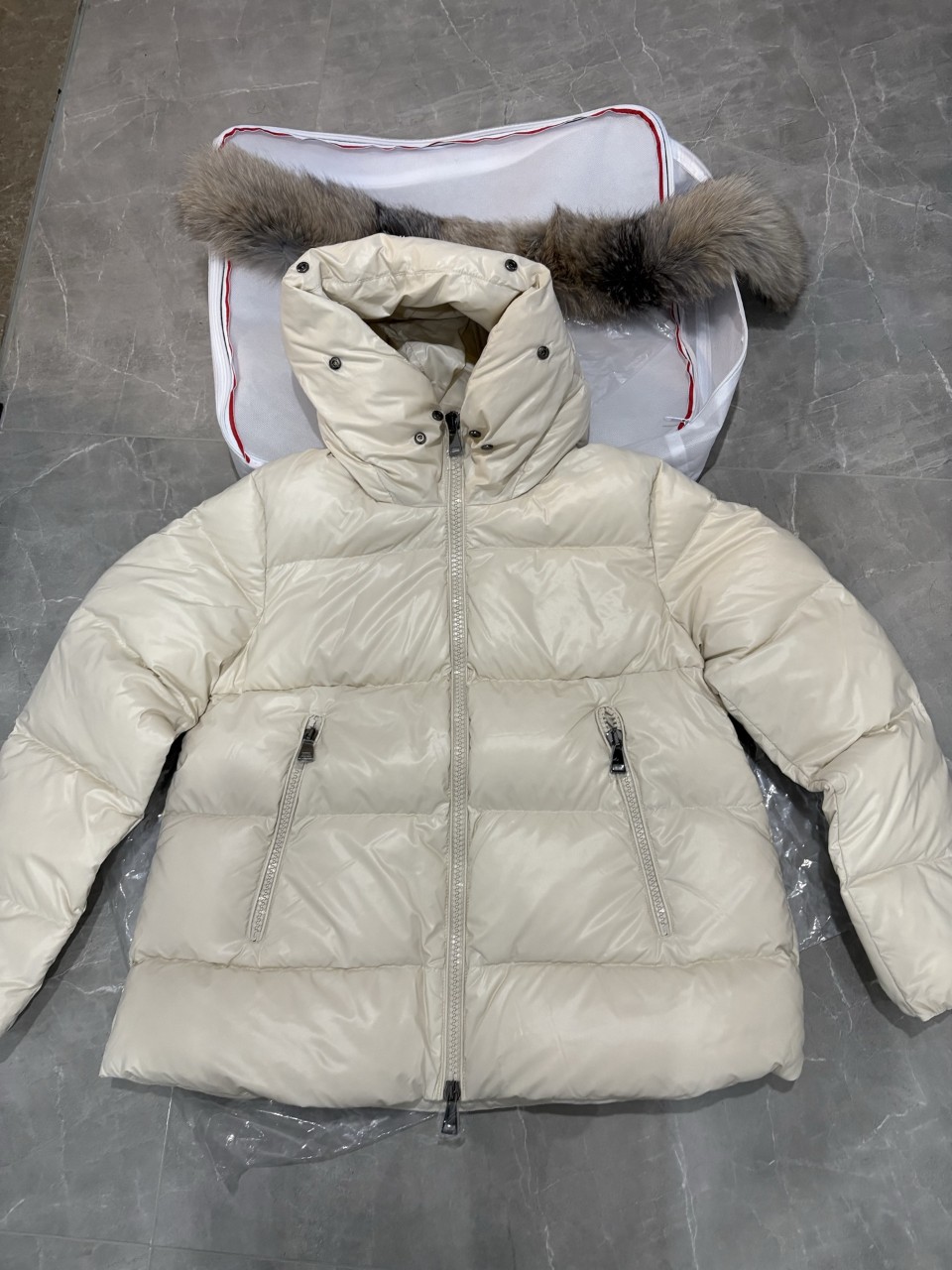 몽클레어 몽클레르 라이체퍼 LAICHEFUR 다운 패딩 1A00174 54AQE 051 123 #vvip공장