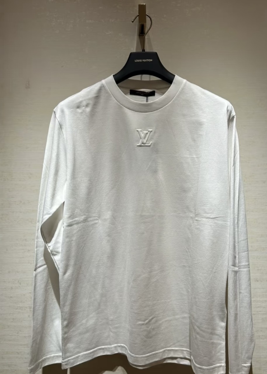 루이비통 1AGJQG 엠보스드 LV 롱 슬리브드 티셔츠 S M L XL