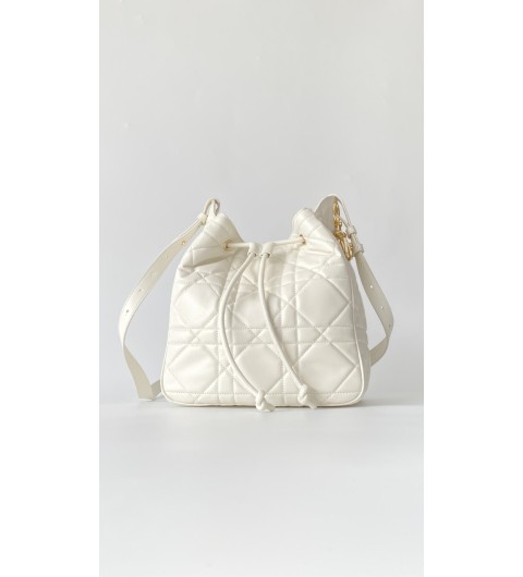 디올 미디움 D-모션 백 매크로까나쥬 램스킨 크로스백 Dior Medium D-Motion Bag Macrocannage Lambskin M2852ONWP-M900 23*24*13cm