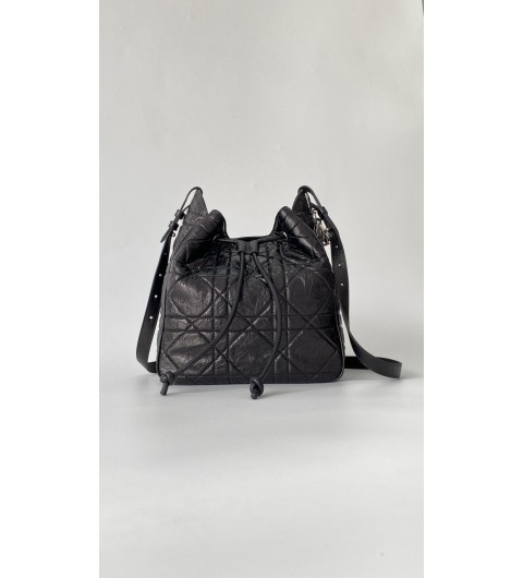 디올 미디움 D-모션 백 매크로까나쥬 램스킨 크로스백 Dior Medium D-Motion Bag Macrocannage Lambskin M2852ONWP-M900 23*24*13cm