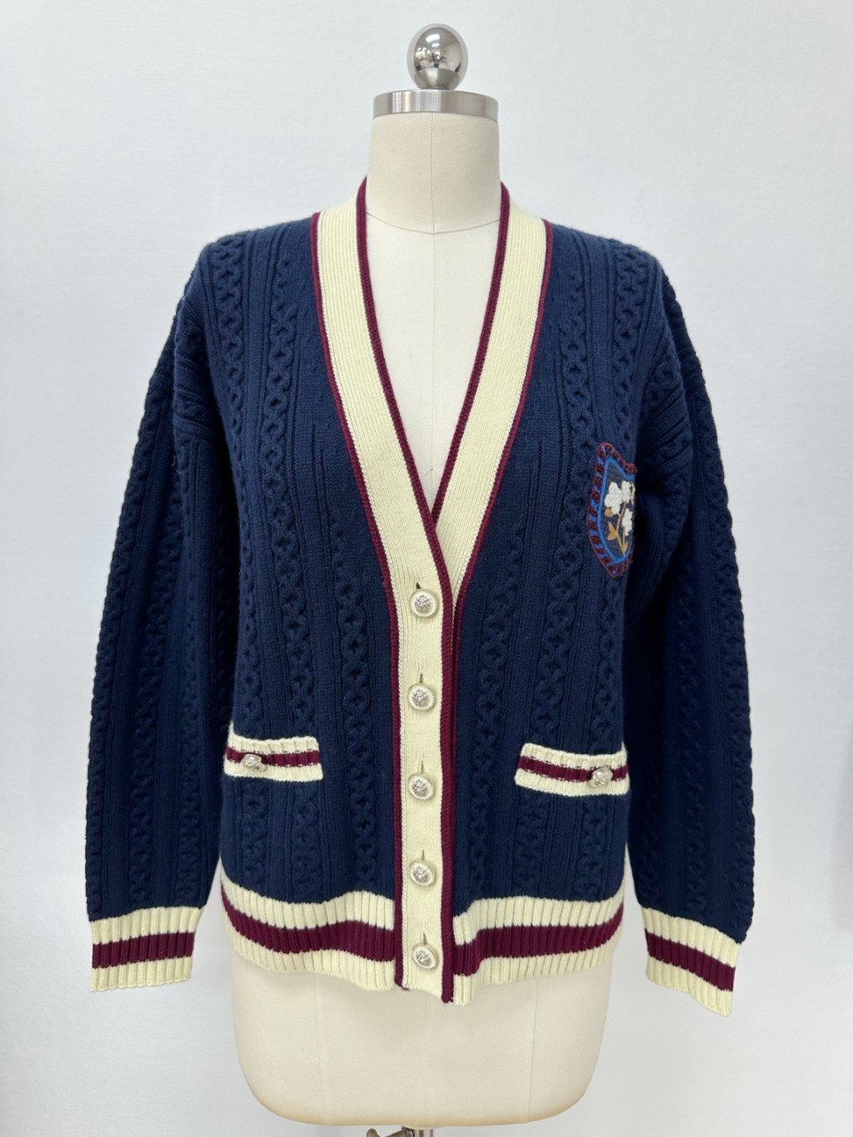 샤넬 26C 크루즈 캐시미어 가디건 브이넥 CC로고 패치 투톤 네이비 옐로우 P81052 36 38 40 #타지아