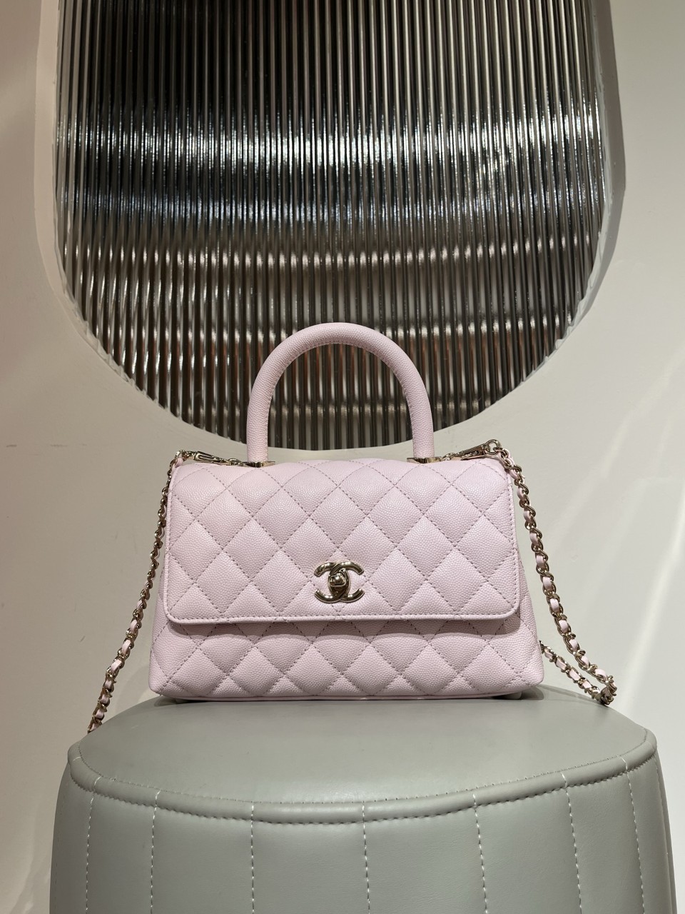 샤넬 CHANEL 코코 핸들 스몰 플랩백 핑크색 캐비어 샴페인골드 14*24*10cm #지존샵