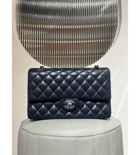 샤넬 CHANEL 클래식 플랩백 다크블루 램스킨 은장 25.5cm #지존샵