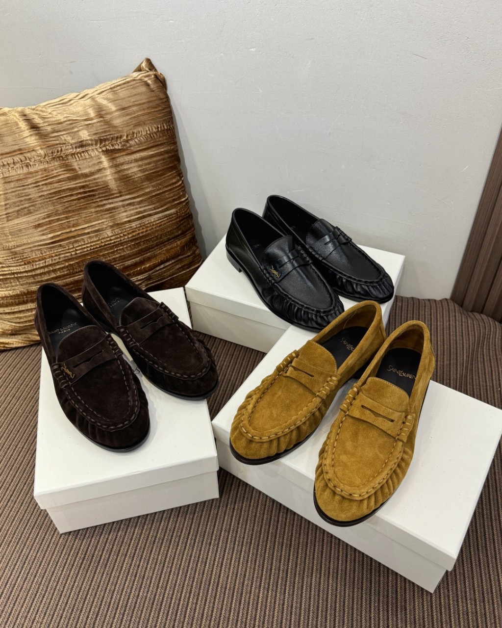 생로랑 Saint Laurent 카산드르 스웨이드 페니 로퍼 35~41